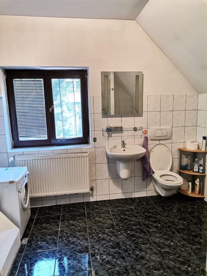 Anh' Private Rooms For Tourist Bratislava Exterior photo