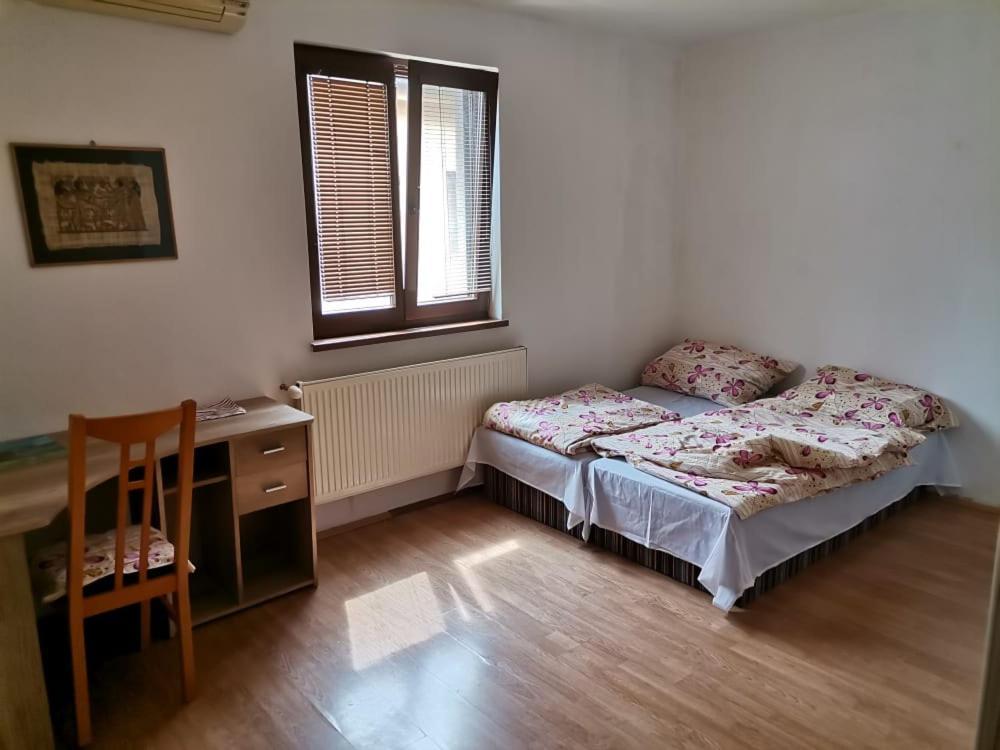 Anh' Private Rooms For Tourist Bratislava Exterior photo